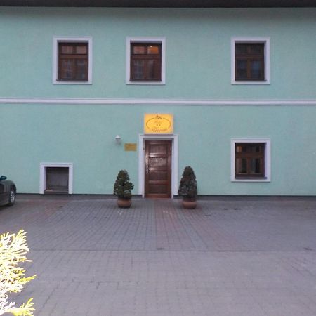 Hotel Krivan Kiszucaújhely Kültér fotó