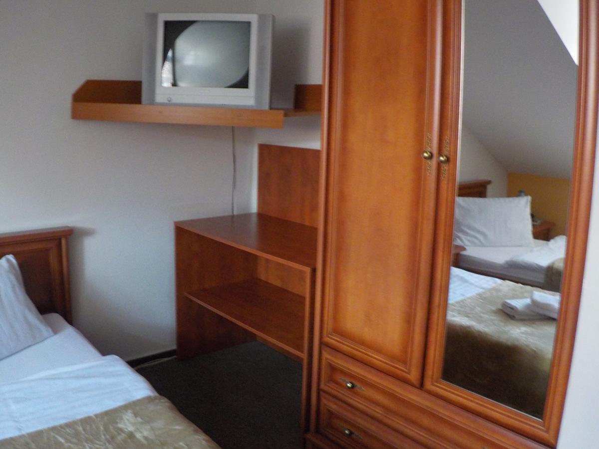 Hotel Krivan Kiszucaújhely Szoba fotó